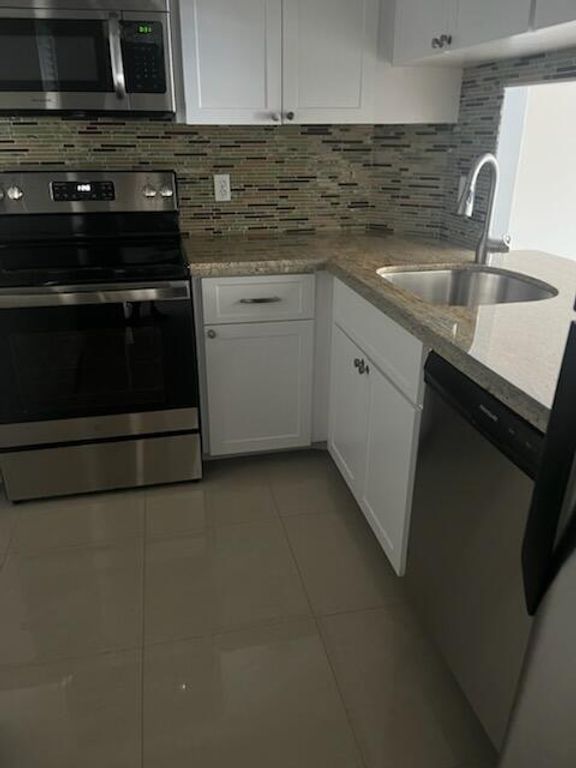 Image 6 of property listing at 3912 S Ocean Boulevard 911, Highland Beach, FL 33487