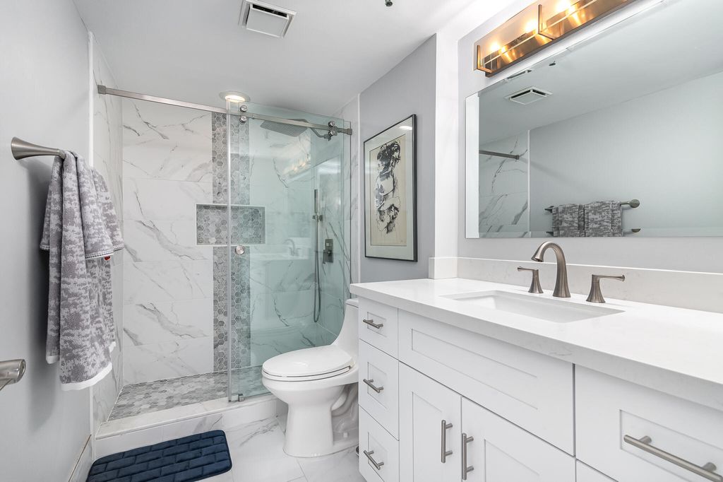 Image 9 of property listing at 3912 S Ocean Boulevard 911, Highland Beach, FL 33487