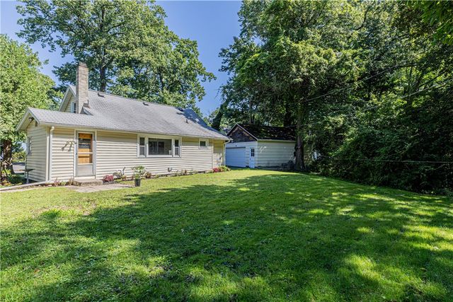 10 Scenic View Drive, Irondequoit, NY 14622