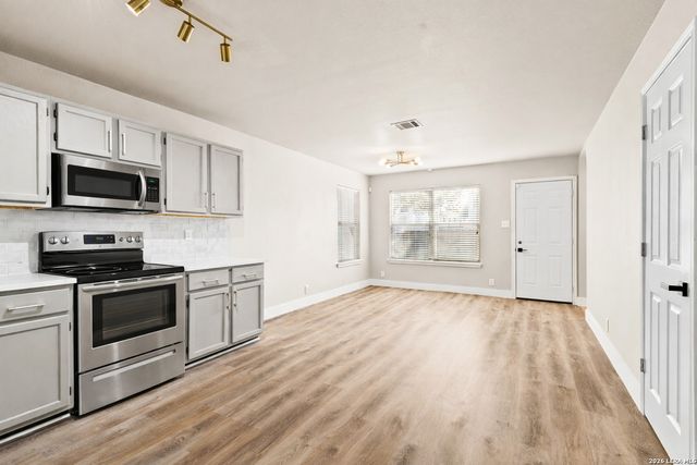 9014 Spiral Woods, Universal City, TX 78148