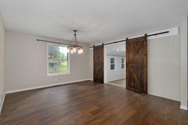 9971 E Farm Road 104, Strafford, MO 65757