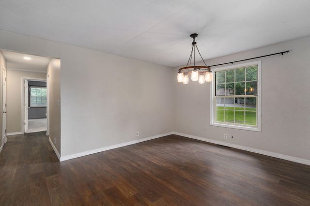 9971 E Farm Road 104, Strafford, MO 65757