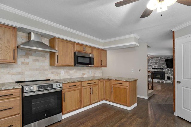 9971 E Farm Road 104, Strafford, MO 65757