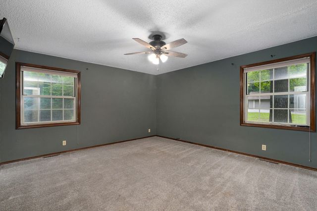 9971 E Farm Road 104, Strafford, MO 65757