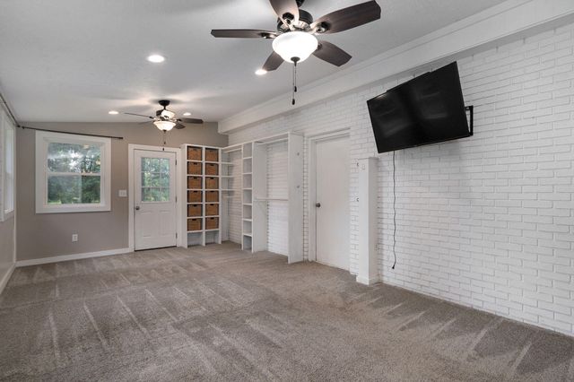 9971 E Farm Road 104, Strafford, MO 65757