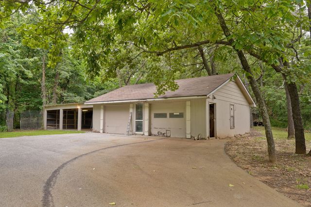 9971 E Farm Road 104, Strafford, MO 65757