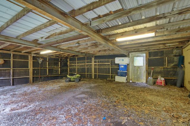 9971 E Farm Road 104, Strafford, MO 65757