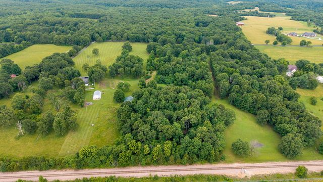 9971 E Farm Road 104, Strafford, MO 65757