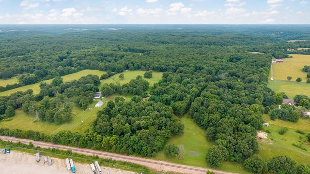 9971 E Farm Road 104, Strafford, MO 65757