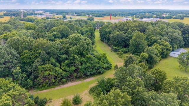 9971 E Farm Road 104, Strafford, MO 65757