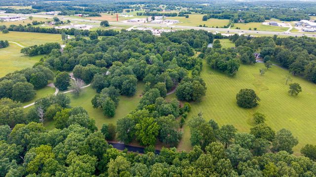 9971 E Farm Road 104, Strafford, MO 65757