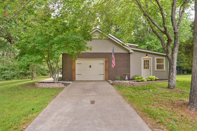 9971 E Farm Road 104, Strafford, MO 65757