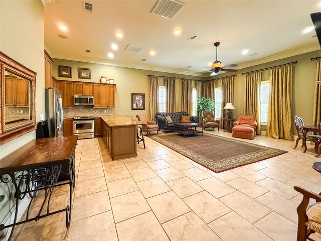 1029 S Crescent Cove, Shreveport, LA 71105