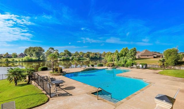 1029 S Crescent Cove, Shreveport, LA 71105