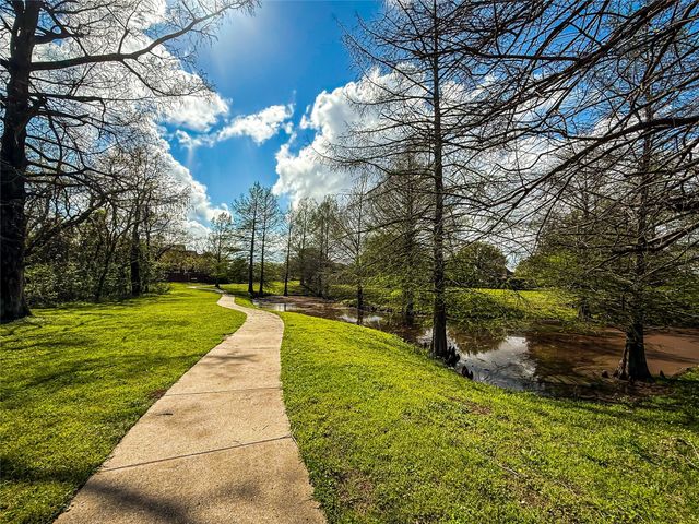 1029 S Crescent Cove, Shreveport, LA 71105