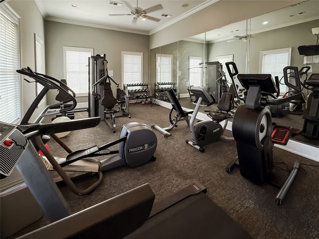 1029 S Crescent Cove, Shreveport, LA 71105