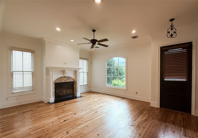 1029 S Crescent Cove, Shreveport, LA 71105