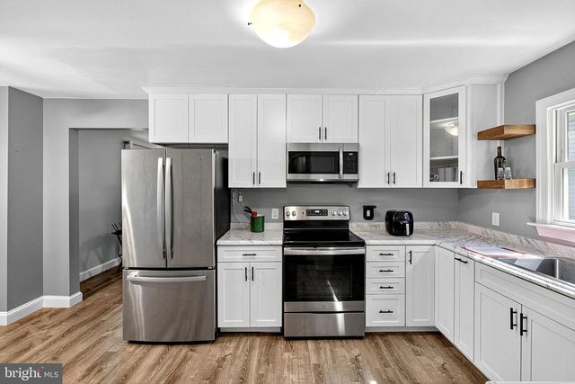 363 HUTCHINSON TER, Holmes, PA 19043