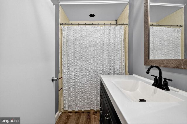 363 HUTCHINSON TER, Holmes, PA 19043