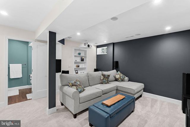 1100 JEFF RYAN DR, Herndon, VA 20170