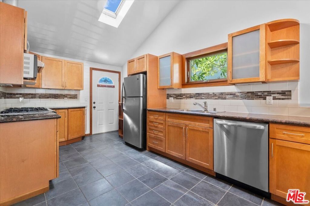 3947 Huron Avenue, Culver City, CA 90232 — photo 5