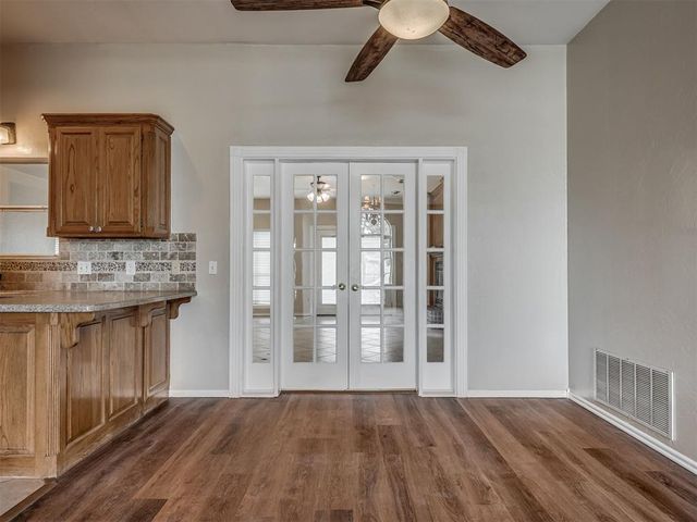 1085 Pioneer Road, Tuttle, OK 73089