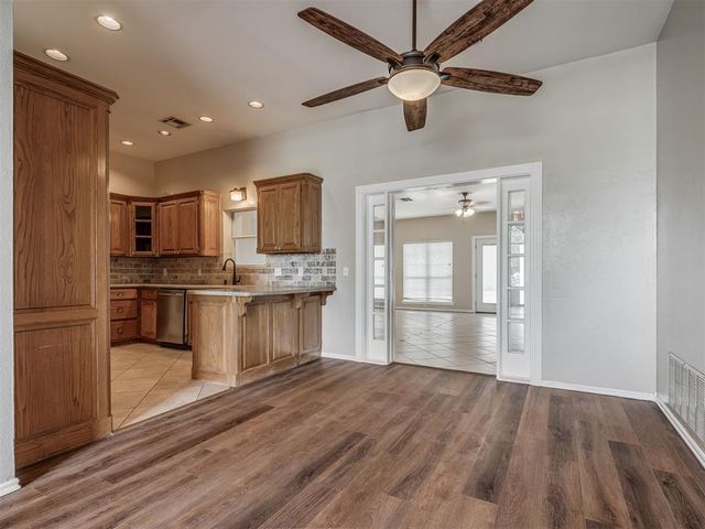 1085 Pioneer Road, Tuttle, OK 73089