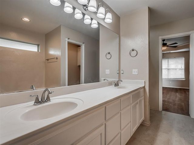 1085 Pioneer Road, Tuttle, OK 73089