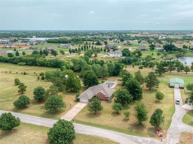 1085 Pioneer Road, Tuttle, OK 73089