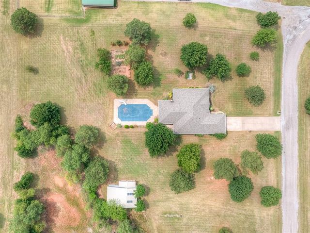 1085 Pioneer Road, Tuttle, OK 73089