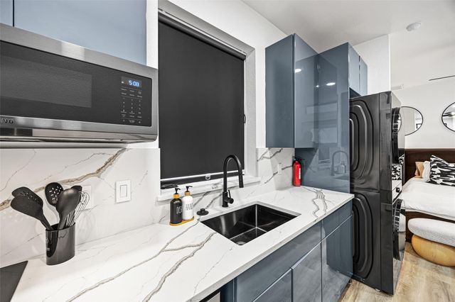 2801 Delano Street, Houston, TX 77004
