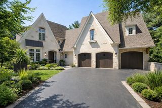 5220 Benton Avenue, Downers Grove, IL 60515