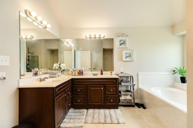 920 Quarter Horse Trail, Angleton, TX 77515