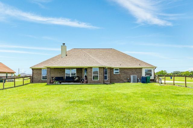 920 Quarter Horse Trail, Angleton, TX 77515