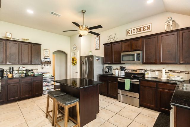 920 Quarter Horse Trail, Angleton, TX 77515