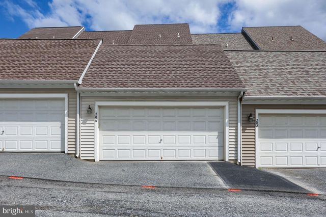 204 SAGAMORE HL, Mount Joy, PA 17552