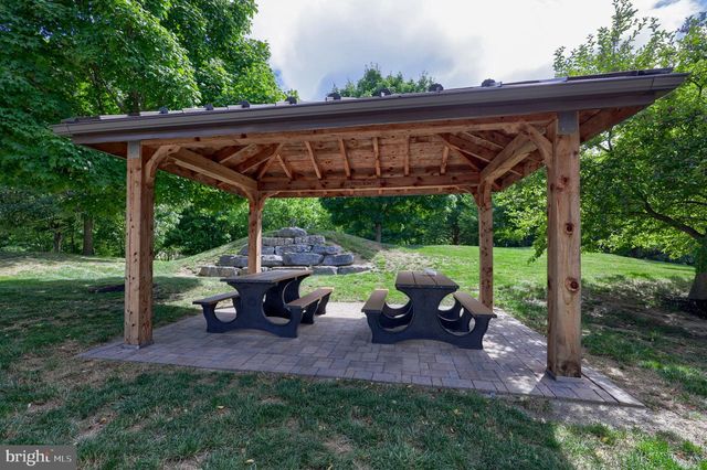 204 SAGAMORE HL, Mount Joy, PA 17552