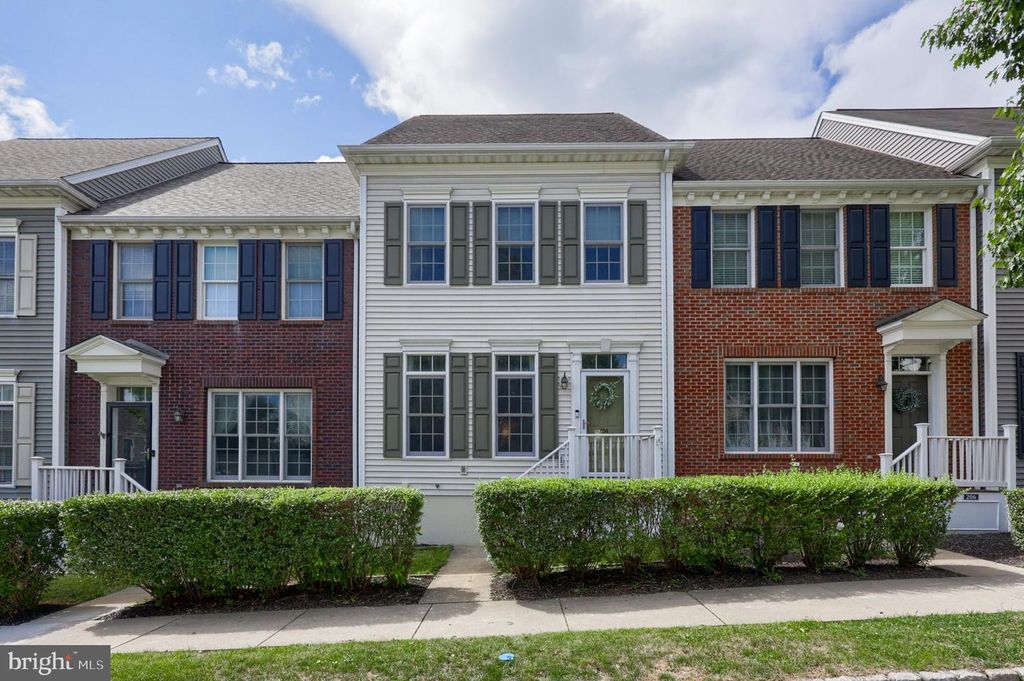 204 SAGAMORE HL, Mount Joy, PA 17552