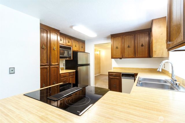 20814 28th Avenue SE, Bothell, WA 98021