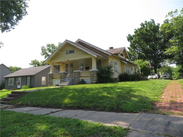 201 E Ottawa Street, Paola, KS 66071