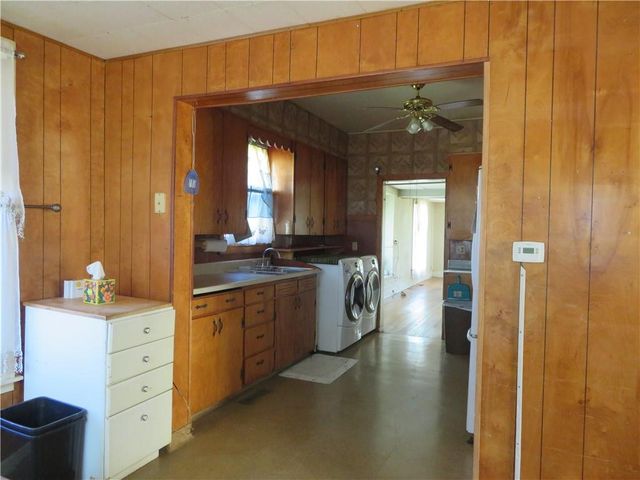 201 E Ottawa Street, Paola, KS 66071