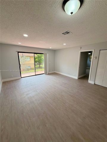 4286 NW 114th Ter 4286, Coral Springs, FL 33065