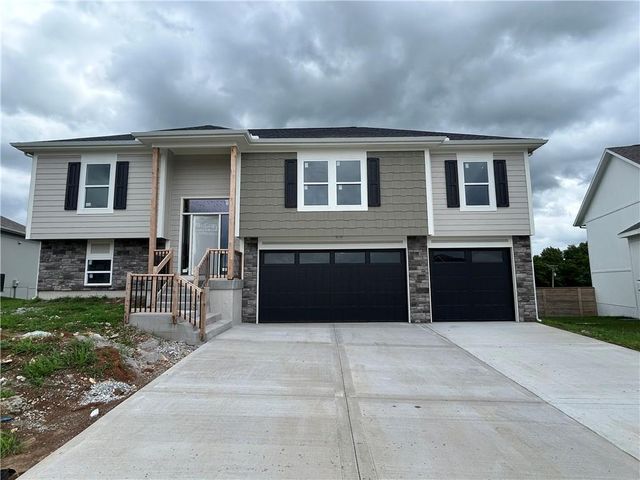 1906 Owen Drive, Pleasant Hill, MO 64080