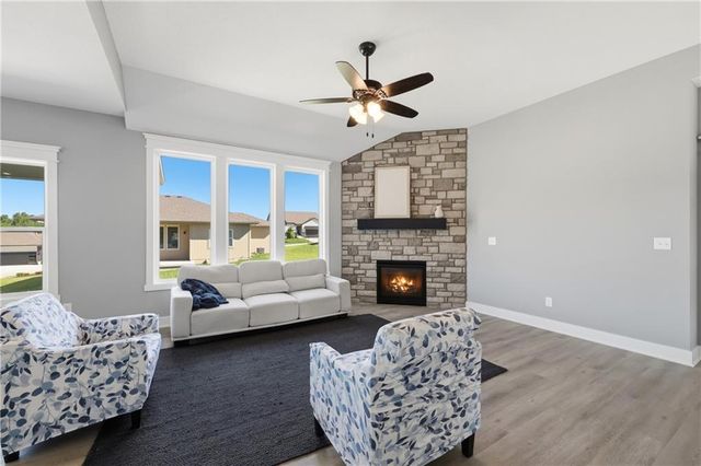 1906 Owen Drive, Pleasant Hill, MO 64080