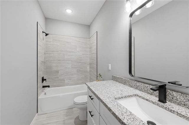 1906 Owen Drive, Pleasant Hill, MO 64080