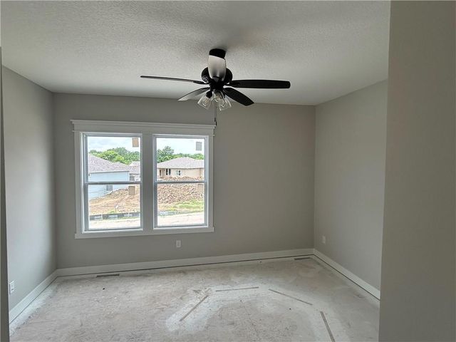 1906 Owen Drive, Pleasant Hill, MO 64080