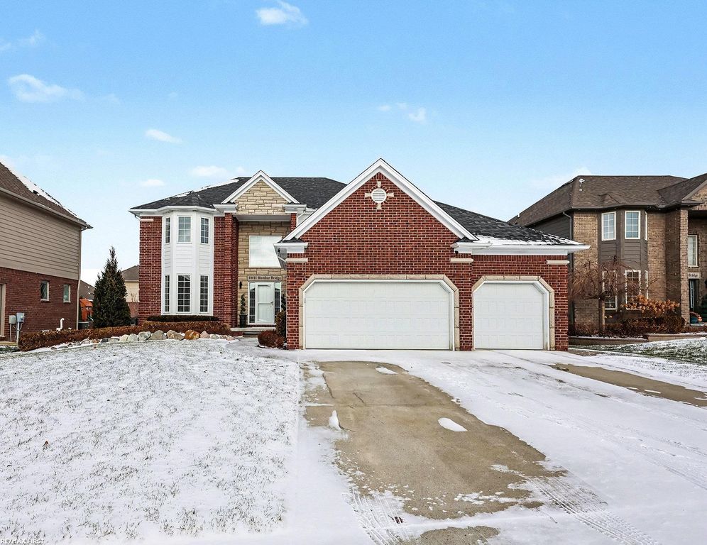 18011 Humber Bridge Drive, Macomb, MI 48042