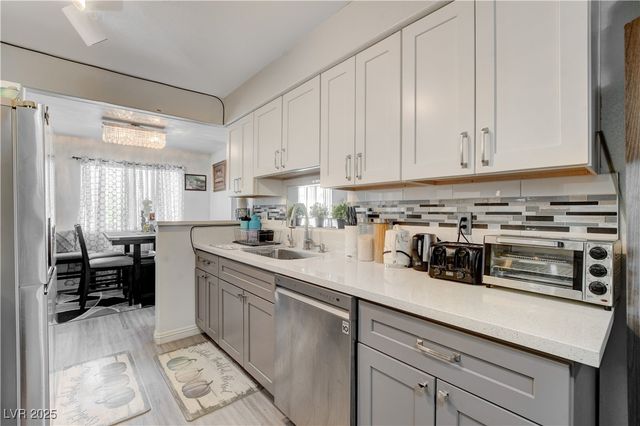 8445 Pacific Fountain Avenue, Las Vegas, NV 89117