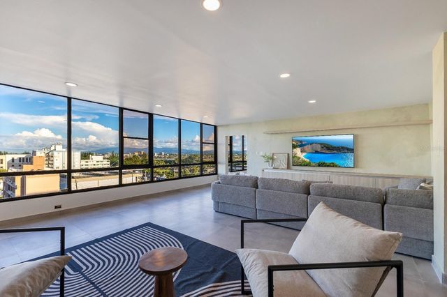 7 CALLE ROSA PH, Carolina, PR 00979