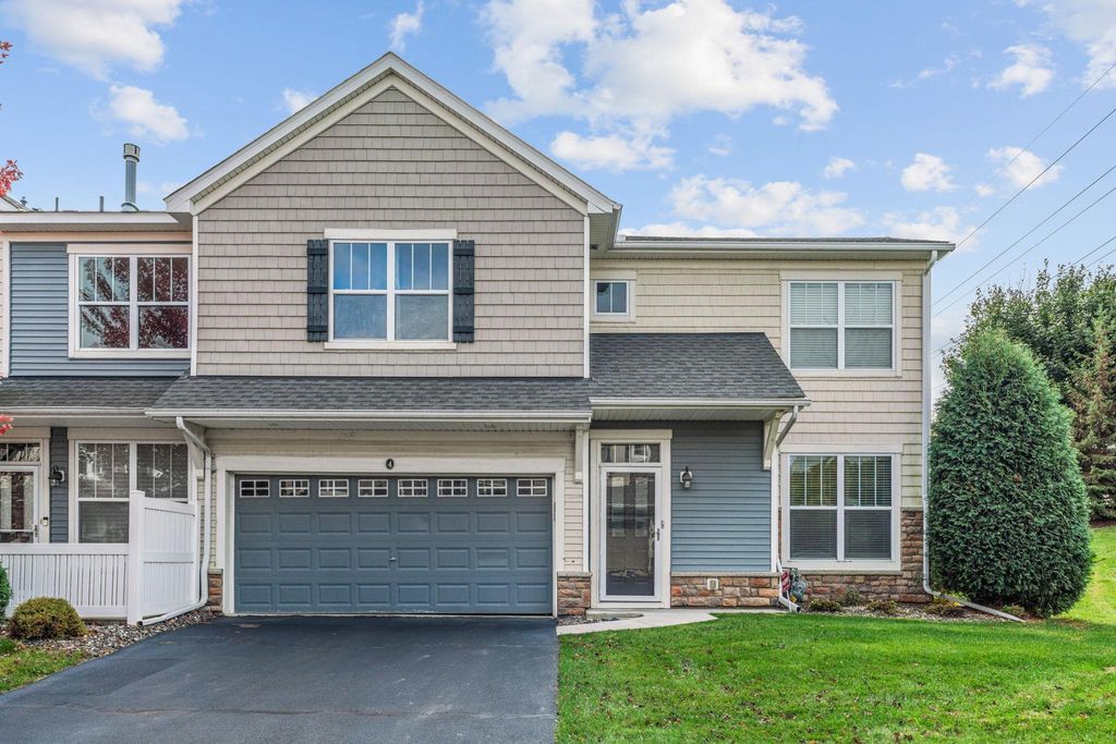 1952 Commonwealth Boulevard 4, Chanhassen, MN 55317